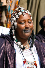 Tuareg woman wearing ceremonial jewellery and dress (click to enlarge)
